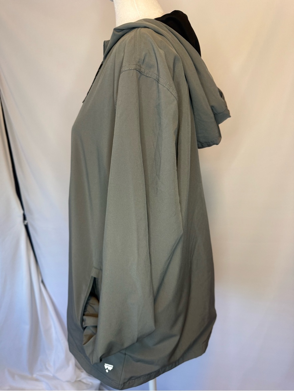 Lightweight Hooded Utility Jacket in Gray